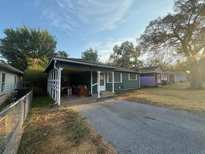 1055 W Star Street, Denison TX 75020 - Photo 2