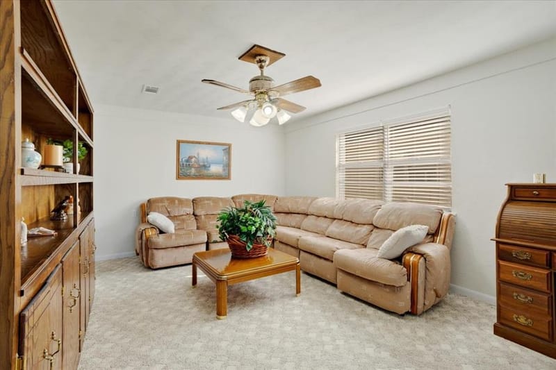 515 E Day Street, Denison TX 75021 - Photo 2