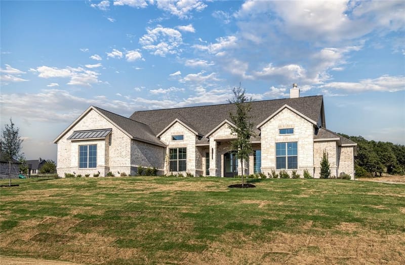 708 Burr Oak Lane, Weatherford TX 76085 - Photo 2