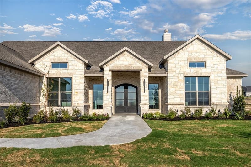 708 Burr Oak Lane, Weatherford TX 76085 - Photo 3