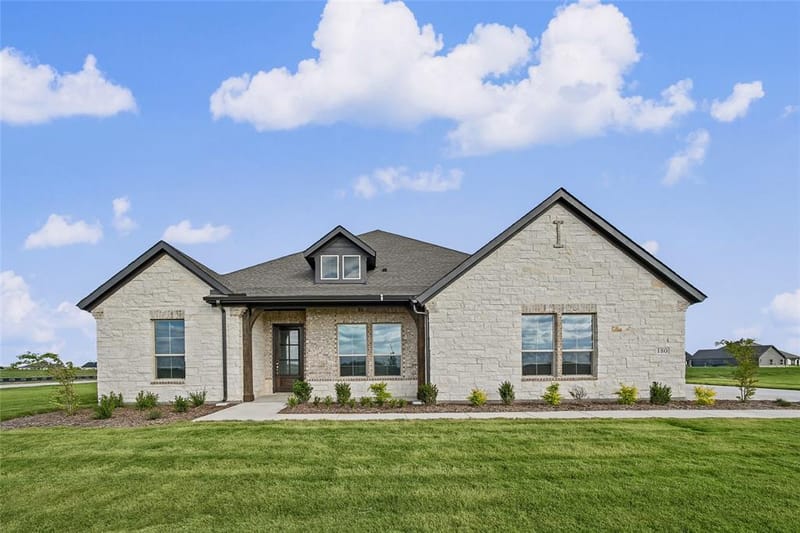 180 Aurora Avenue, Valley View TX 76272 - Photo 2