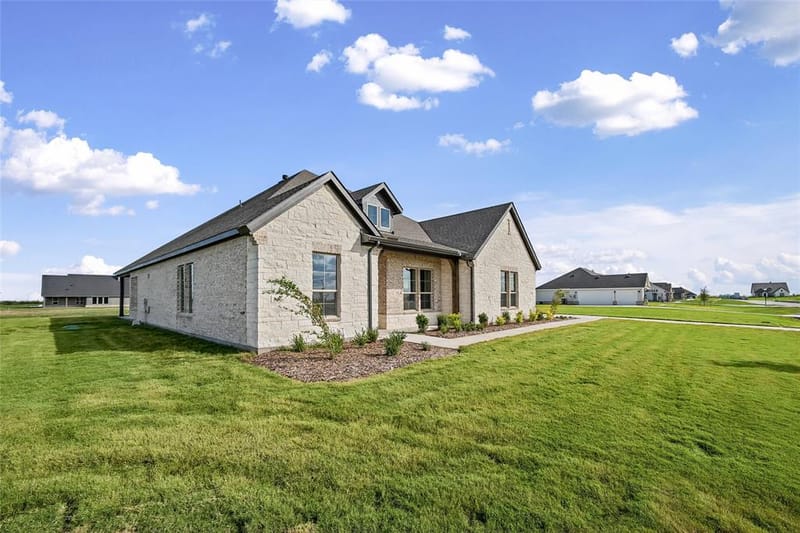 180 Aurora Avenue, Valley View TX 76272 - Photo 4