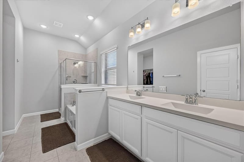 5408 High Pointe Drive, Haltom City TX 76137 - Photo 7