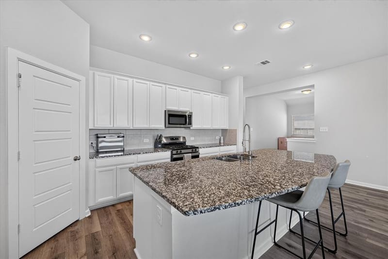 5408 High Pointe Drive, Haltom City TX 76137 - Photo 10