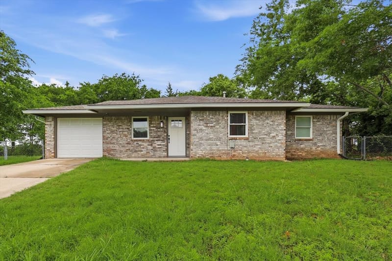 1701 Aster Street, Gainesville TX 76240 - Photo 13