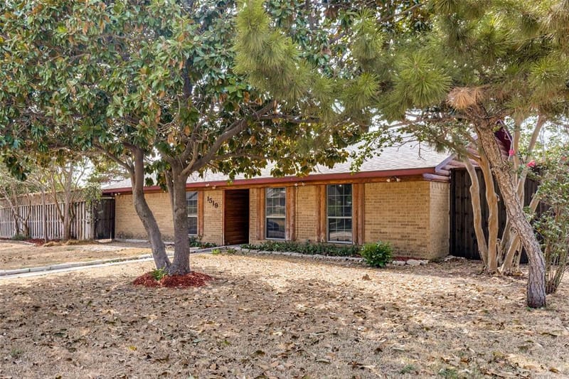 1519 Creekwood Lane, Mesquite TX 75149