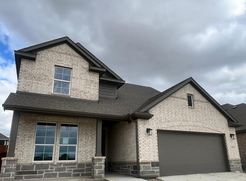 1009 Pecan Tree Lane, Fort Worth TX 76108