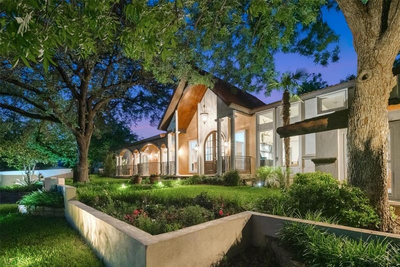 6181 Preston Creek Court, Dallas TX 75240 - Photo 2