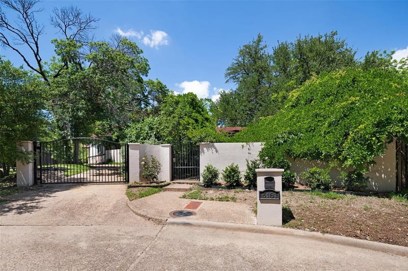 6181 Preston Creek Court, Dallas TX 75240 - Photo 30