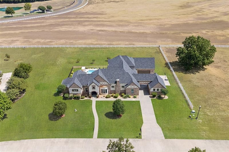 1908 Morningside Lane, Oak Leaf TX 75154 - Photo 2