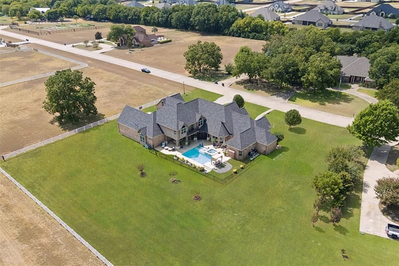 1908 Morningside Lane, Oak Leaf TX 75154 - Photo 4