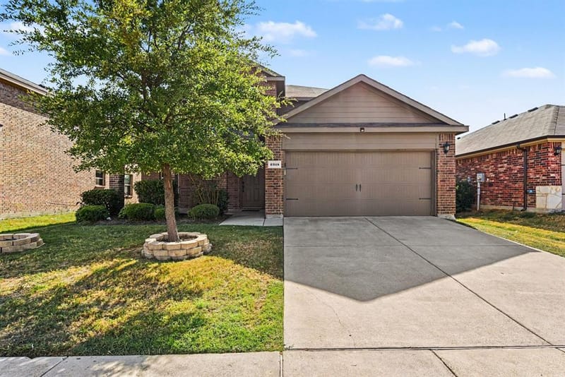 2315 Julia Lane, Forney TX 75126 - Photo 2