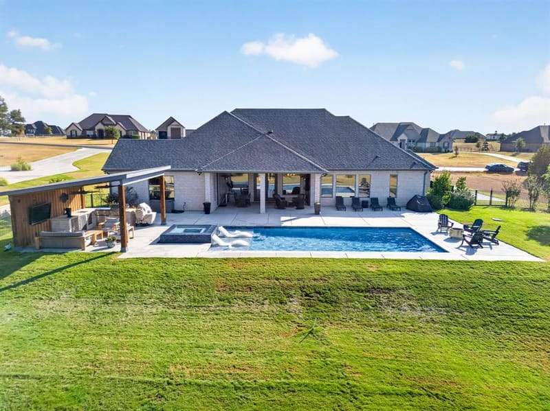 133 Helton Drive, Granbury TX 76049 - Photo 36