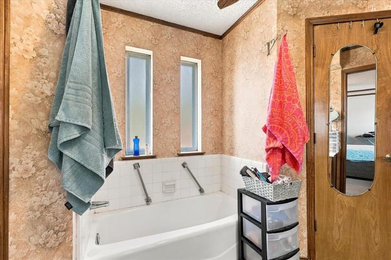 932 Clear View, Bedford TX 76021 - Photo 23