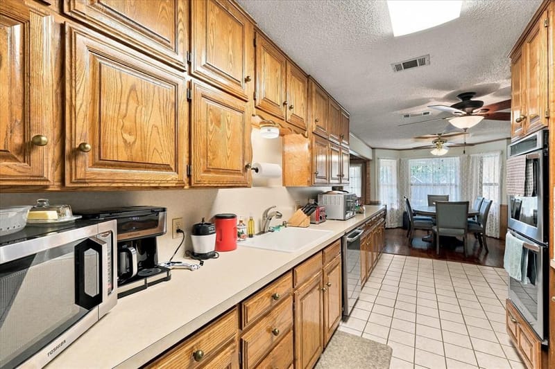 932 Clear View, Bedford TX 76021 - Photo 13