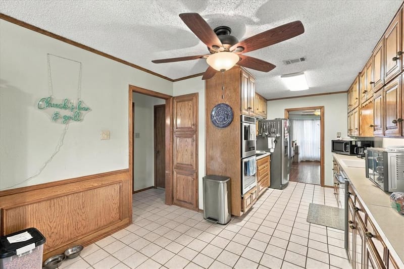 932 Clear View, Bedford TX 76021 - Photo 16