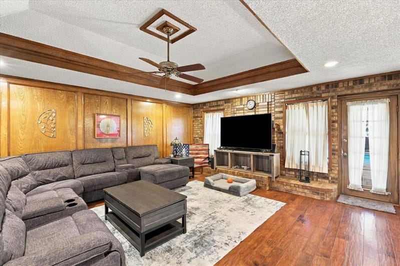 932 Clear View, Bedford TX 76021 - Photo 12