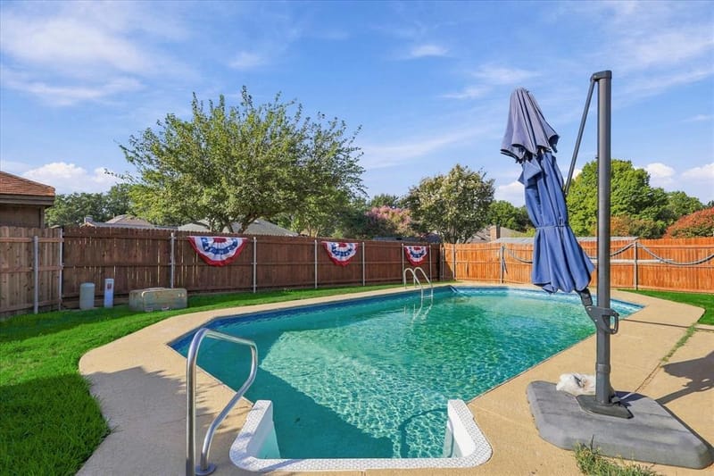 932 Clear View, Bedford TX 76021 - Photo 32