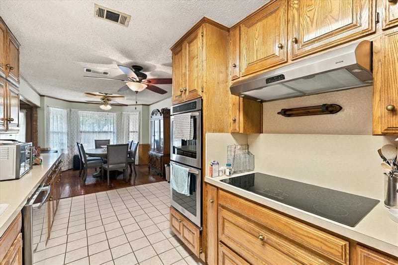 932 Clear View, Bedford TX 76021 - Photo 10