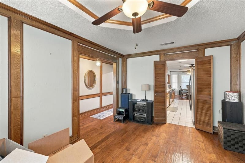 932 Clear View, Bedford TX 76021 - Photo 18