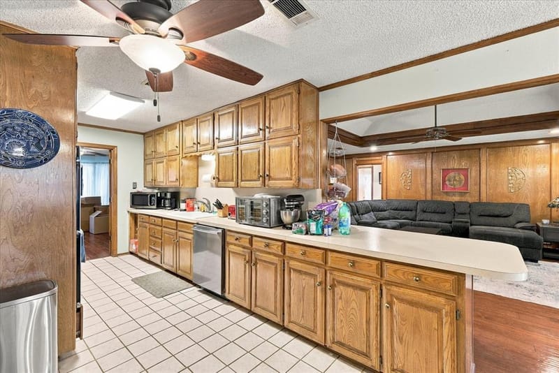 932 Clear View, Bedford TX 76021 - Photo 11
