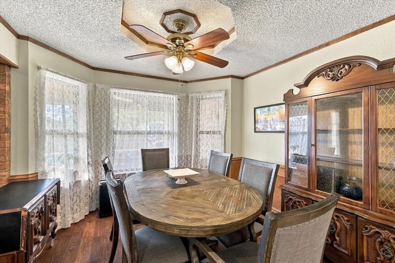 932 Clear View, Bedford TX 76021 - Photo 8