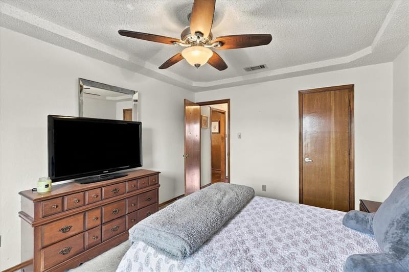 932 Clear View, Bedford TX 76021 - Photo 25