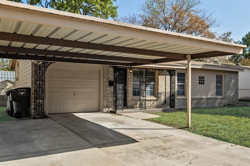 5533 Burton Avenue, Fort Worth TX 76119 - Photo 2