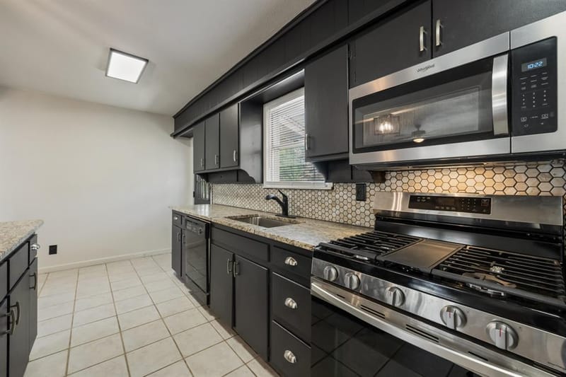 5533 Burton Avenue, Fort Worth TX 76119 - Photo 16