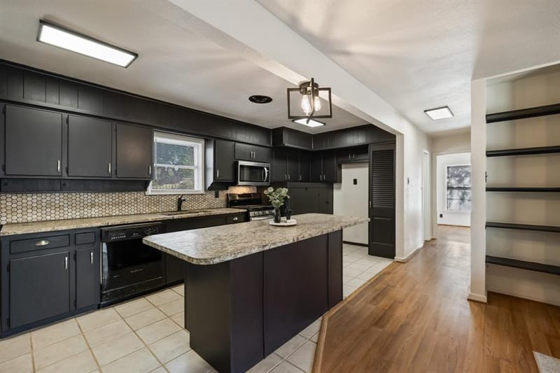 5533 Burton Avenue, Fort Worth TX 76119 - Photo 12