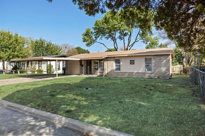 5533 Burton Avenue, Fort Worth TX 76119 - Photo 3