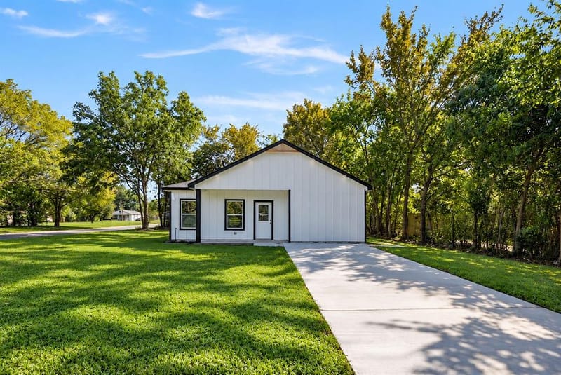 1119 E Collin Street, Corsicana TX 75110