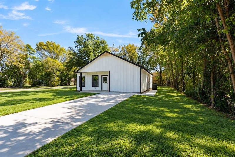 1119 E Collin Street, Corsicana TX 75110 - Photo 9