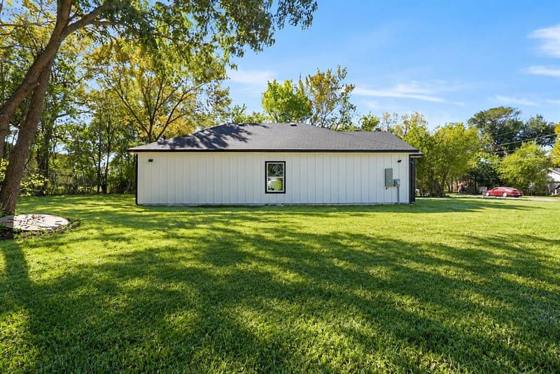 1119 E Collin Street, Corsicana TX 75110 - Photo 8