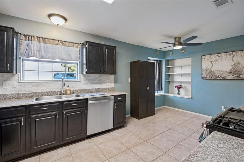 1108 Heather Lane, Carrollton TX 75010 - Photo 10