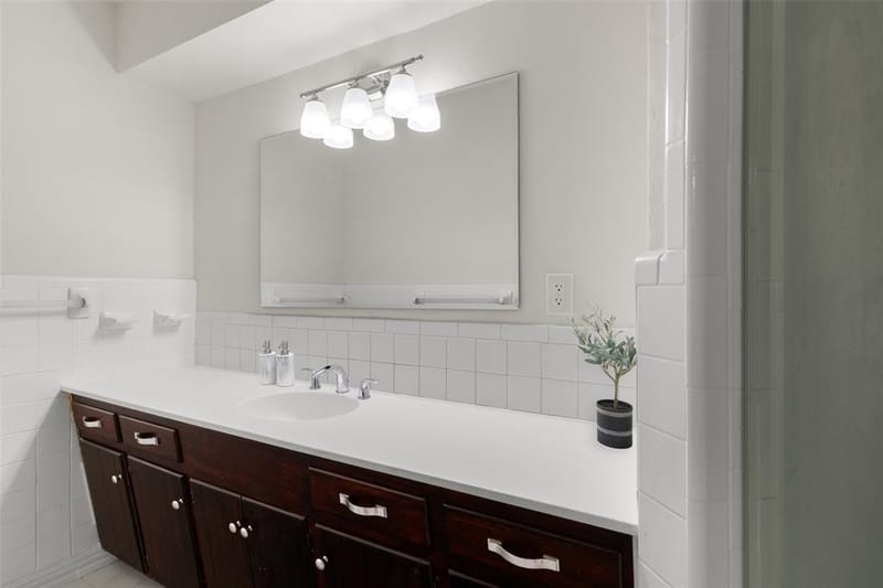 10540 Silverock Drive, Dallas TX 75218 - Photo 20