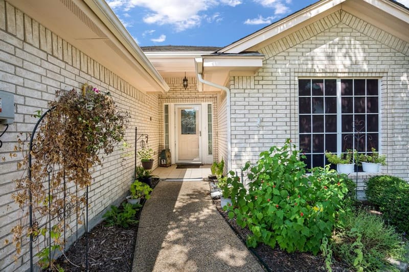 210 Bluebonnet Lane, Waxahachie TX 75165 - Photo 2