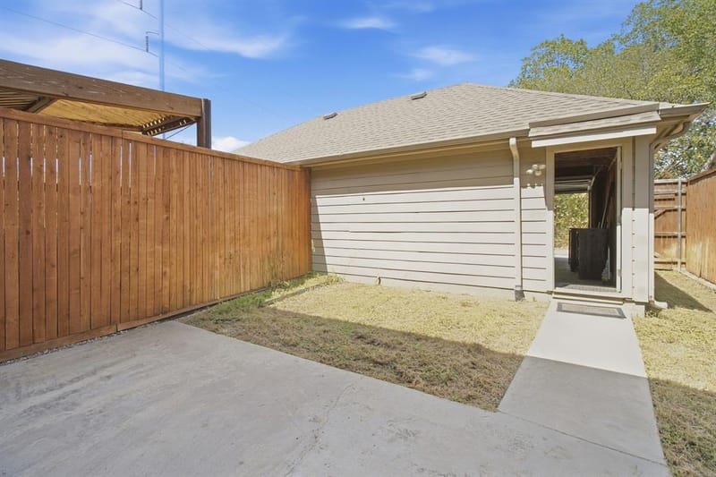 2407 Knight Street, Dallas TX 75219 - Photo 28