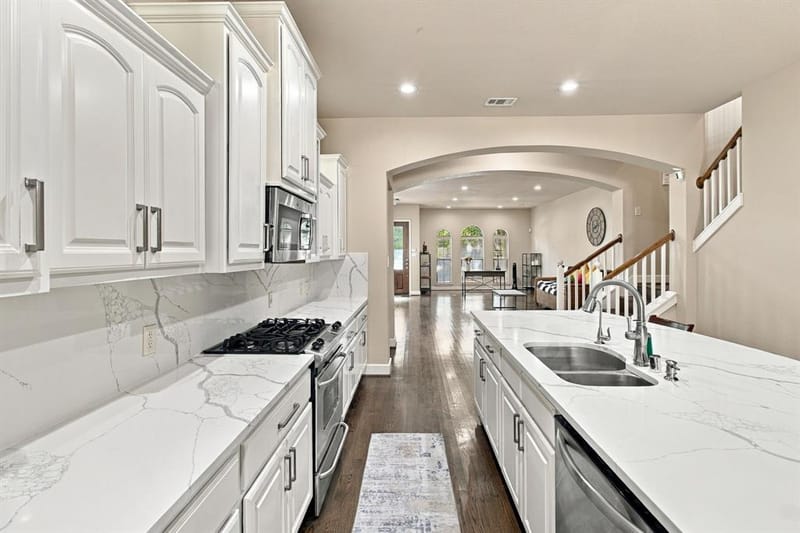 2407 Knight Street, Dallas TX 75219 - Photo 10