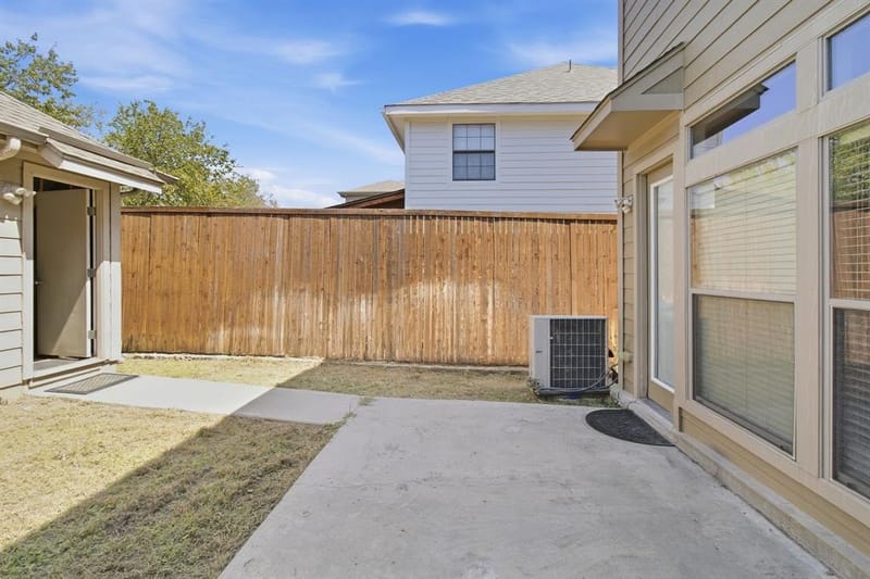 2407 Knight Street, Dallas TX 75219 - Photo 29