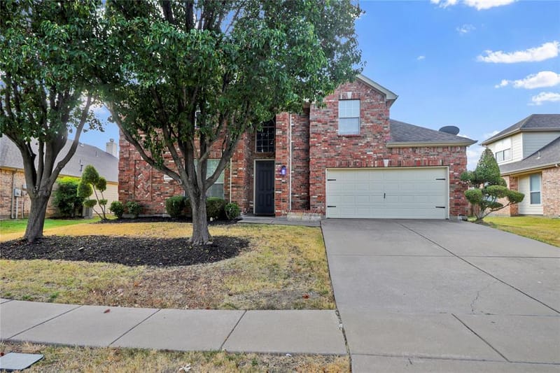 4404 Meadow Knoll Lane, Mansfield TX 76063 - Photo 2