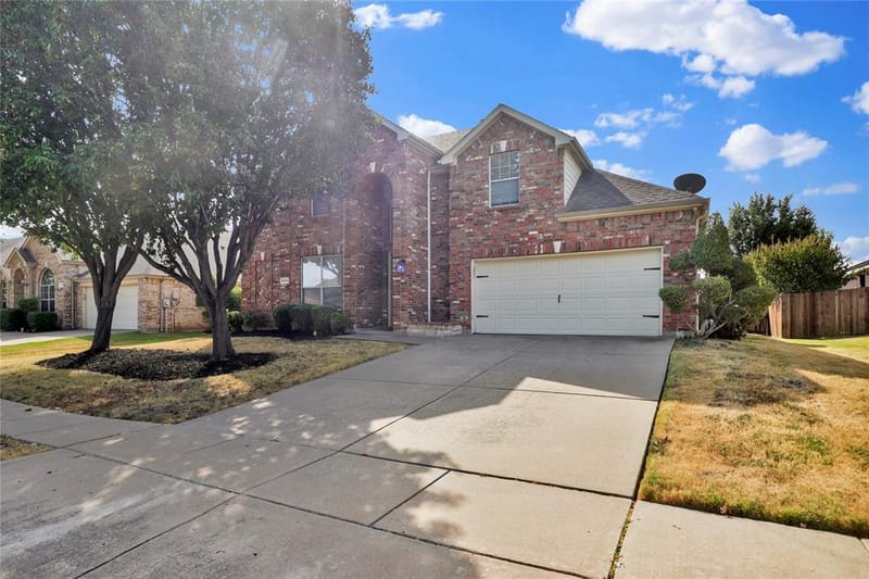 4404 Meadow Knoll Lane, Mansfield TX 76063