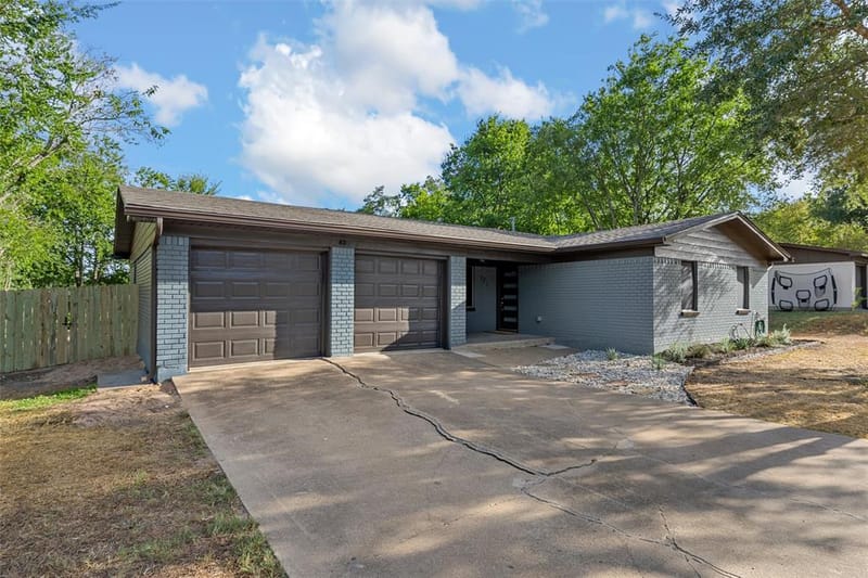 121 E Dawn Drive, Robinson TX 76706 - Photo 4
