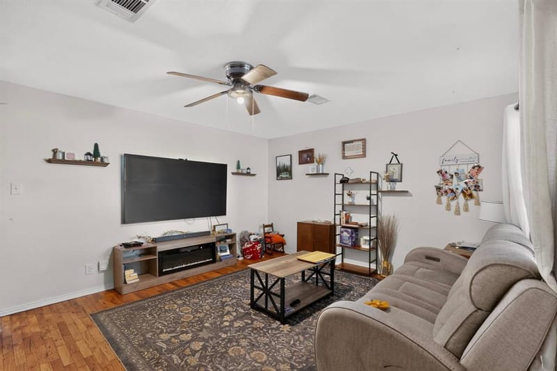 551 Dawson Drive, Duncanville TX 75116 - Photo 5