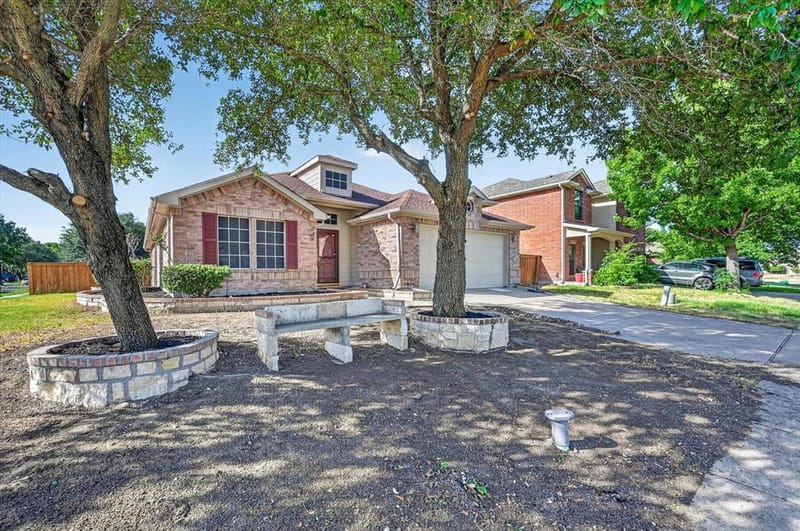 3203 Yeltes, Grand Prairie TX 75054 - Photo 3