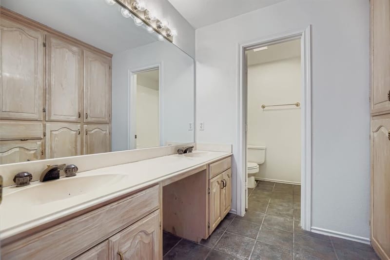 2210 Club Creek Circle, Garland TX 75043 - Photo 23