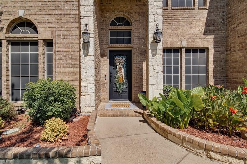 6928 Bent Spur Drive, Fort Worth TX 76179 - Photo 2