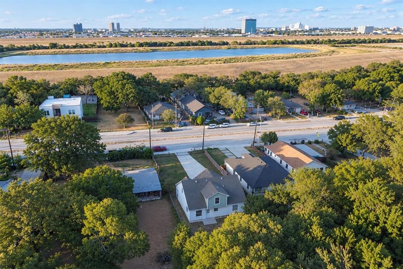 3022 Canada Drive, Dallas TX 75212 - Photo 2