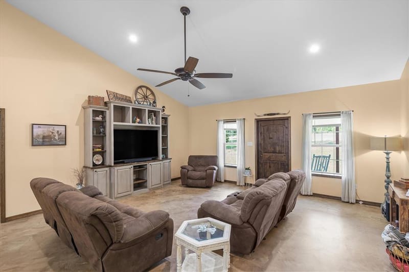 1137 VZ County Road 4602, Ben Wheeler TX 75754 - Photo 6