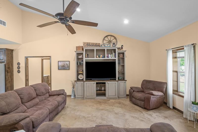 1137 VZ County Road 4602, Ben Wheeler TX 75754 - Photo 5